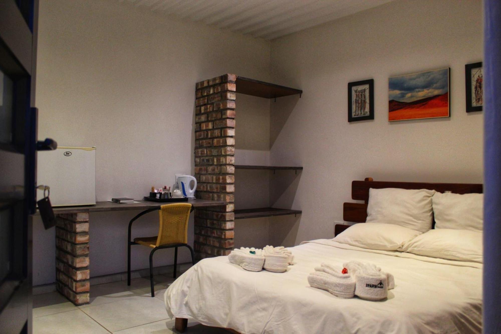The Farmhouse Boutique Guesthouse And Beergarden Cc Outjo Cameră foto